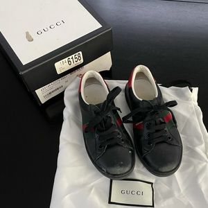 Gucci boys sneakers, size 30